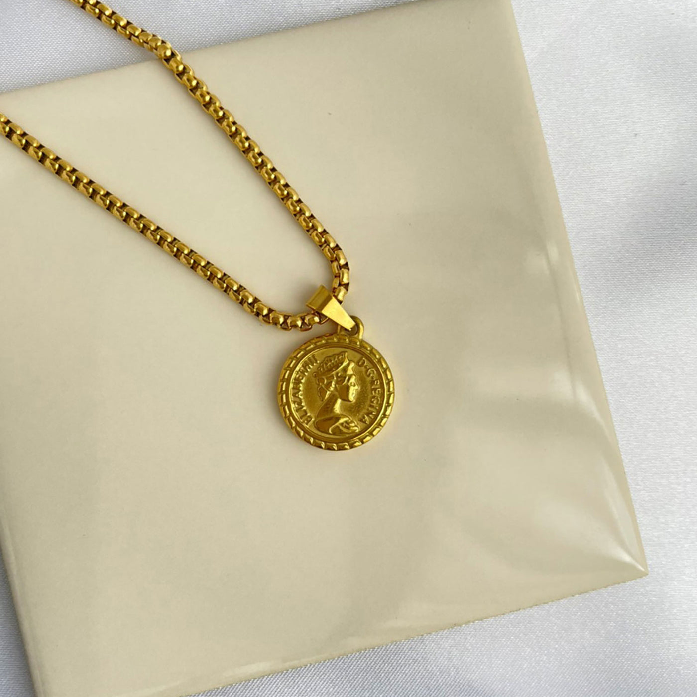Elizabeth Coin Necklace】サージカル ステンレス エリザベス